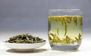 Meng Ding Huang Ya (Yellow Bud of Mount Meng)